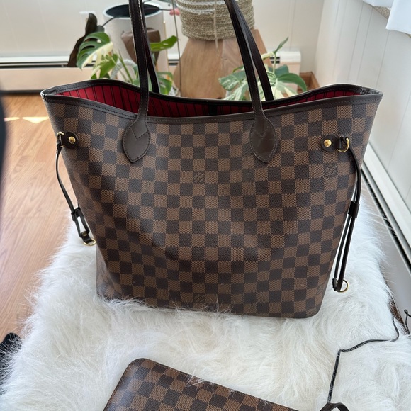 Louis Vuitton Neverfull MM - Picture 2 of 14